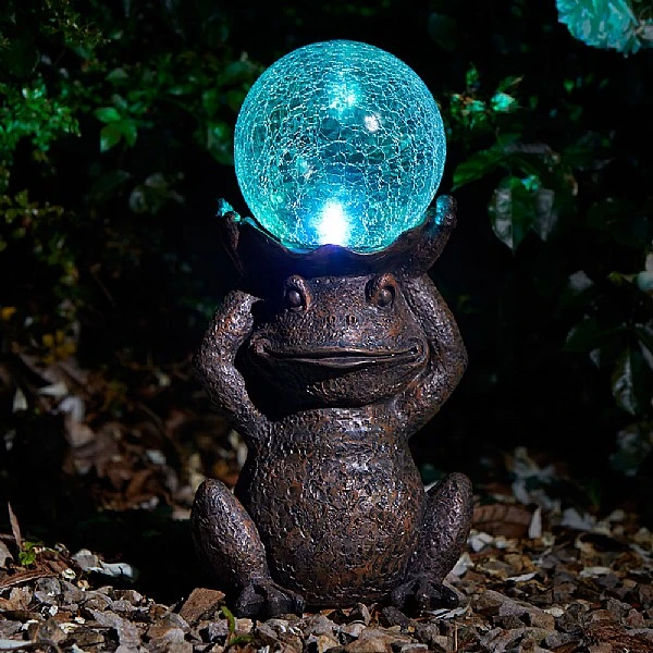 Smart Solar Gazing Frog Statue 2 Smart Solar Gazing Frog Statue - Image 2
