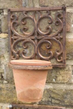 Cast Iron Pot Holder -Happy Garden pr2000004463 card3 lg